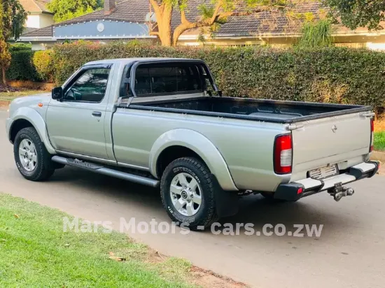 Picture of Nissan Hardbody 2017