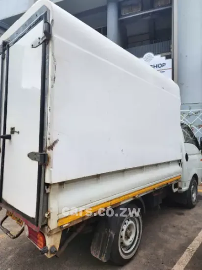 Picture of Hyundai H-100 2011