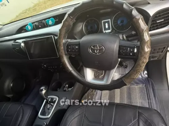 Picture of Toyota Hilux 2017
