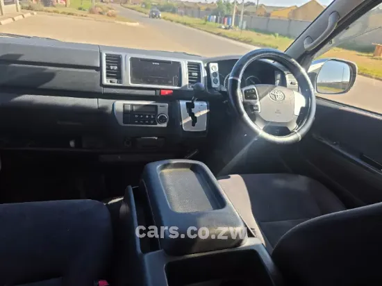Picture of Toyota Hiace 2017