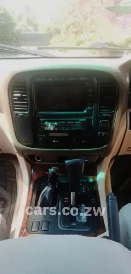 Picture of Toyota Land Cruiser 2000