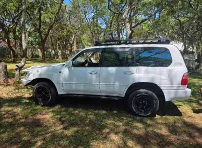 Picture of Toyota Land Cruiser 2000