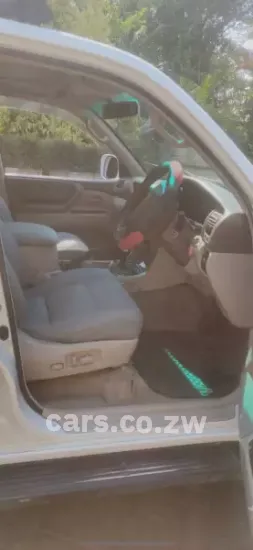 Picture of Toyota Land Cruiser 2000