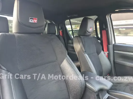 Picture of Toyota Hilux 2024