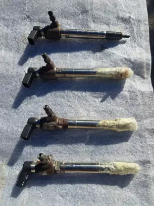 Picture of Ford ranger injectors