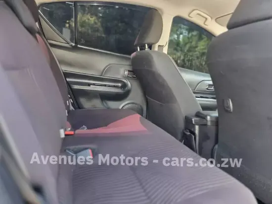 Picture of Toyota Aqua 2016