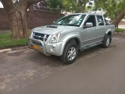 Picture of Isuzu KB300 2011