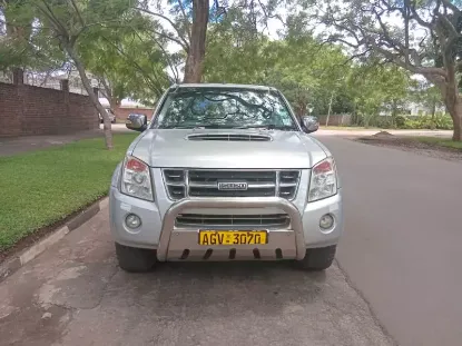 Picture of Isuzu KB300 2011