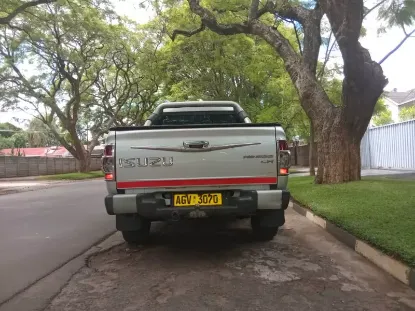 Picture of Isuzu KB300 2011