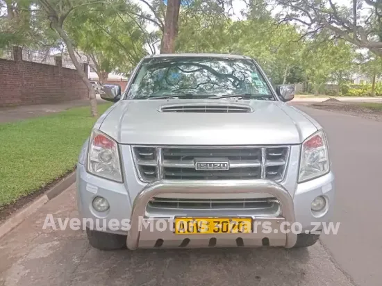 Picture of Isuzu KB300 2011