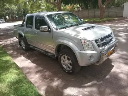 Picture of Isuzu KB300 2011