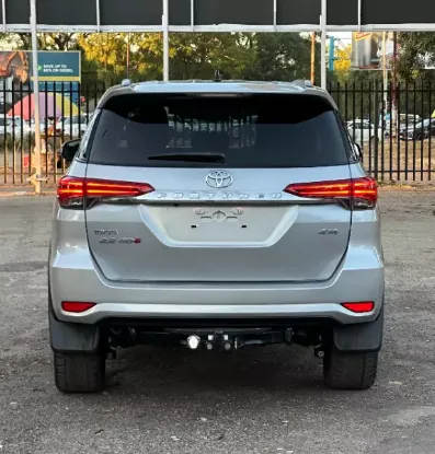 Picture of Toyota Fortuner 2016
