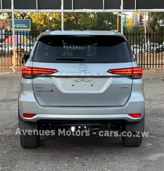 Picture of Toyota Fortuner 2016