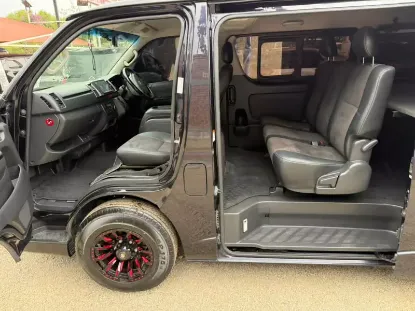 Picture of Toyota Quantum 2018