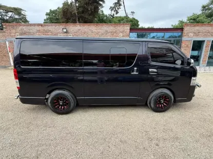 Picture of Toyota Quantum 2018