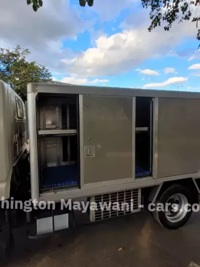 Picture of Toyota Dyna 2018