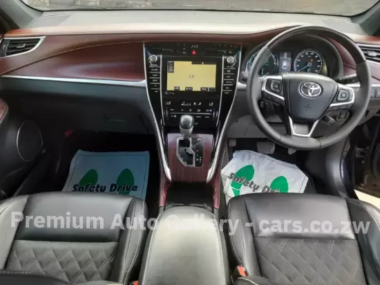 Picture of Toyota Harrier 2014