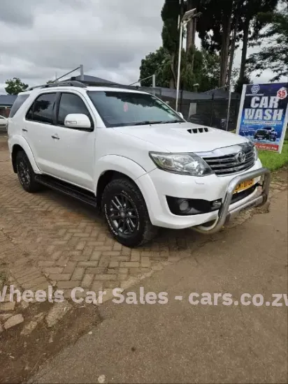 Picture of Toyota Fortuner 2014