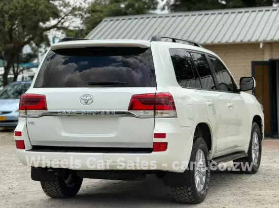 Picture of Toyota Land Cruiser 2020