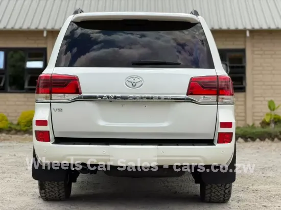 Picture of Toyota Land Cruiser 2020