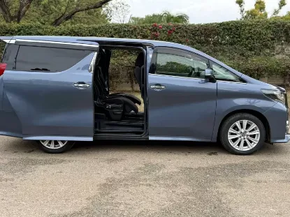 Picture of Toyota Alphard 2017