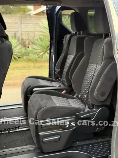 Picture of Toyota Alphard 2017