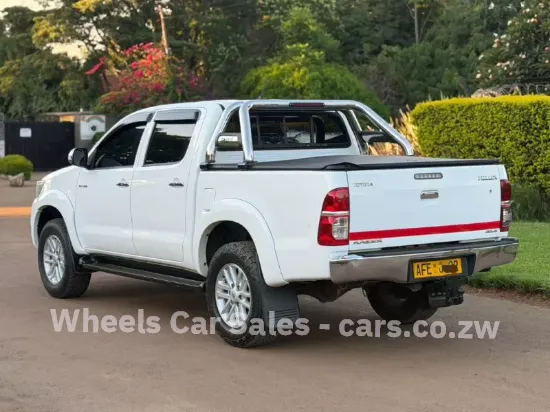 Picture of Toyota Hilux 2013