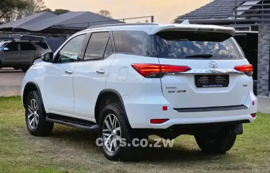 Picture of Toyota Fortuner 2017