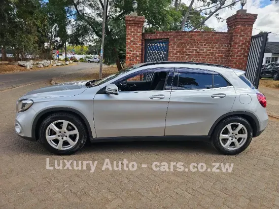 Picture of Mercedes Benz GLA 2017