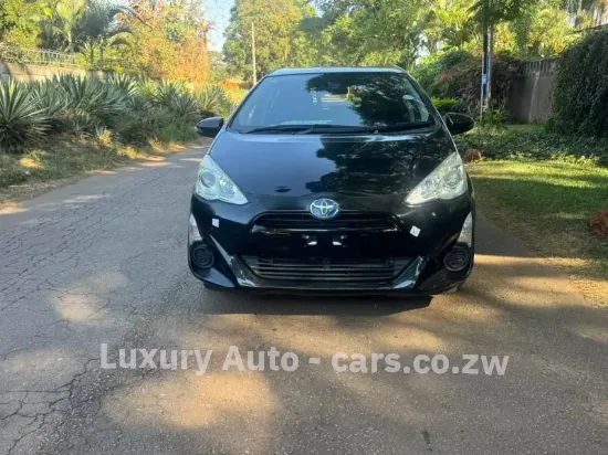 Picture of Toyota Aqua 2016