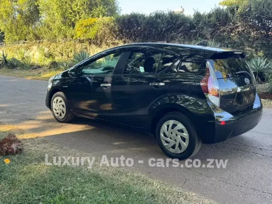 Picture of Toyota Aqua 2016
