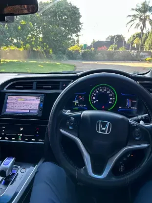 Picture of Honda Fit Shuttle 2016