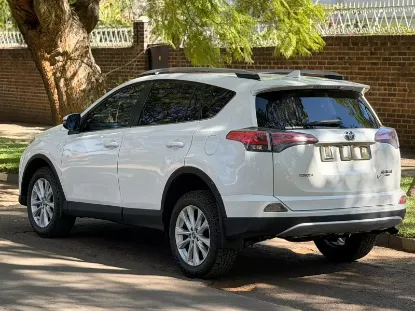Picture of Toyota Rav4 2017