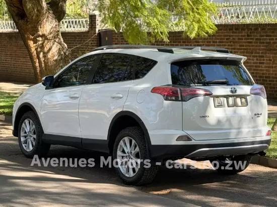 Picture of Toyota Rav4 2017