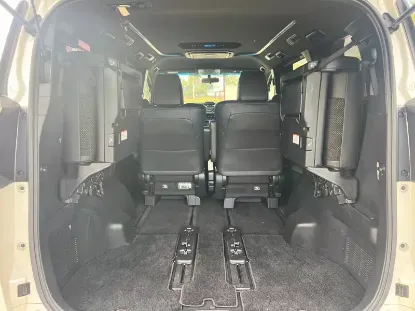 Picture of Toyota Vellfire 2017