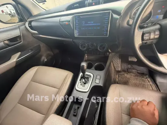 Picture of Toyota Hilux 2017