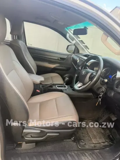 Picture of Toyota Hilux 2017