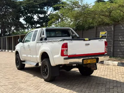 Picture of Toyota Hilux 2012