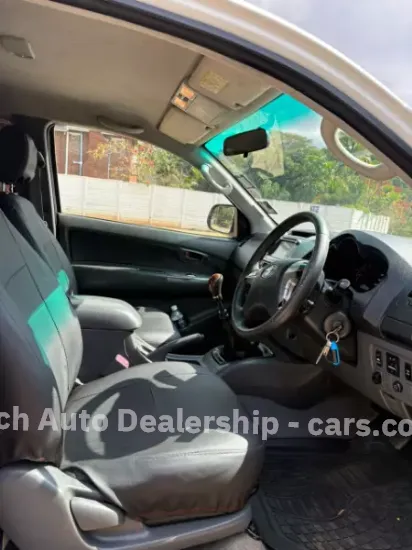 Picture of Toyota Hilux 2012