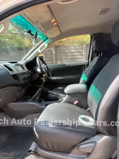 Picture of Toyota Hilux 2012