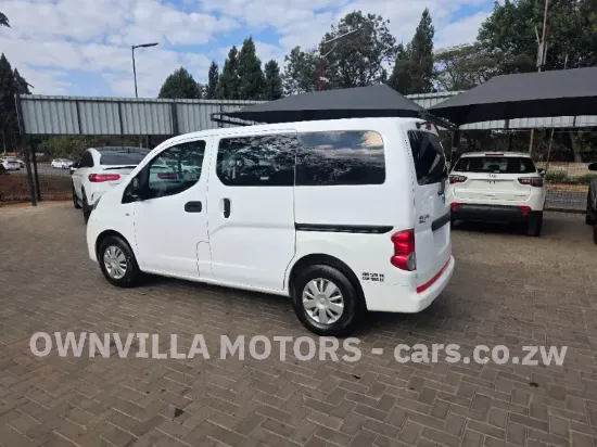 Picture of Nissan NV200 2016