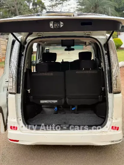Picture of Nissan Serena Highway Star 2012