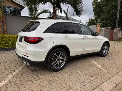 Picture of Mercedes Benz GLC 2017