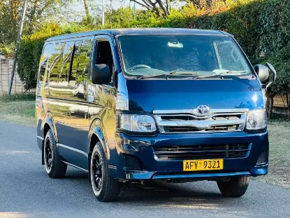 Picture of Toyota Hiace 2015