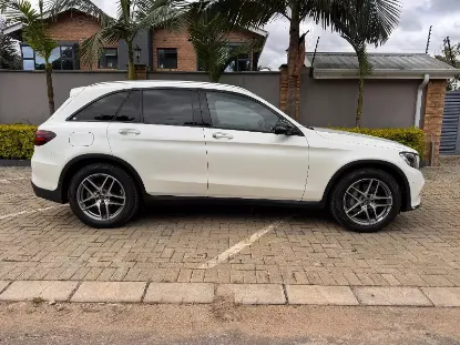 Picture of Mercedes Benz GLC 2017
