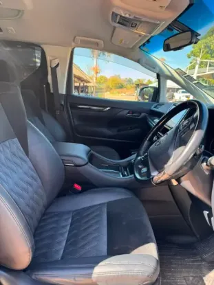 Picture of Toyota Vellfire 2017