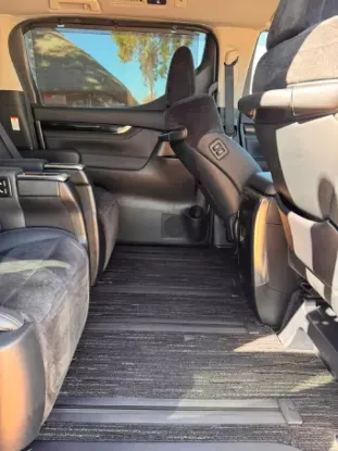 Picture of Toyota Vellfire 2017