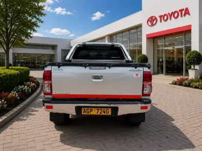 Picture of Toyota Hilux 2013