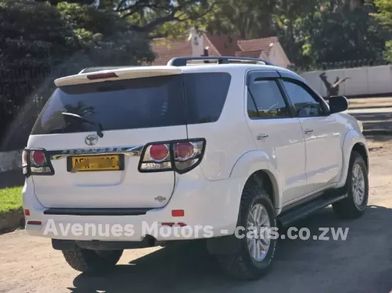 Picture of Toyota Fortuner 2013