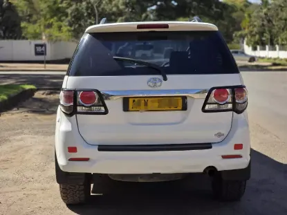Picture of Toyota Fortuner 2013